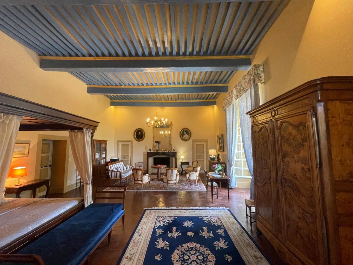 Chateau De Rousson Bed & Breakfast *