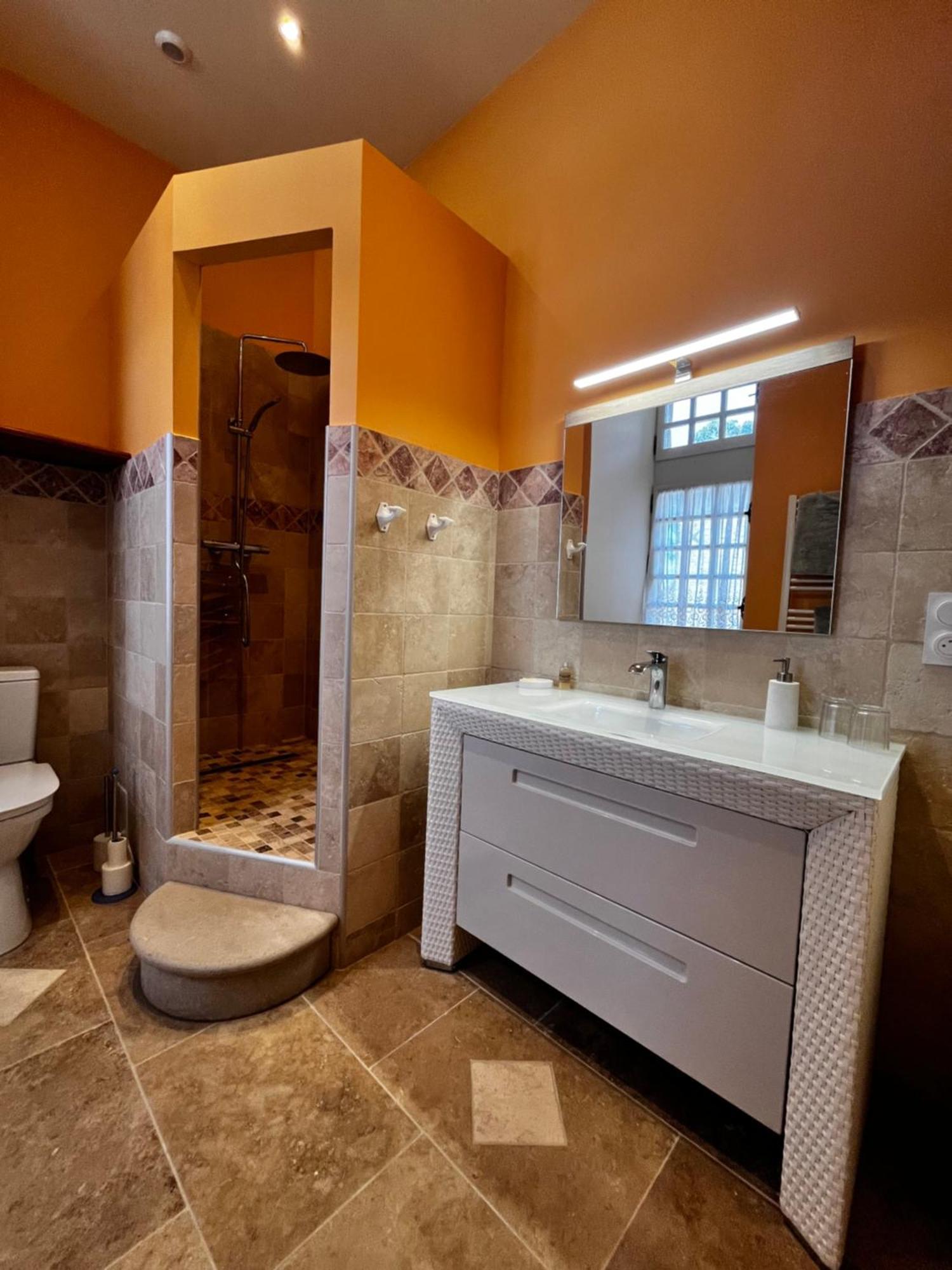 Bed & Breakfast Chateau De Rousson