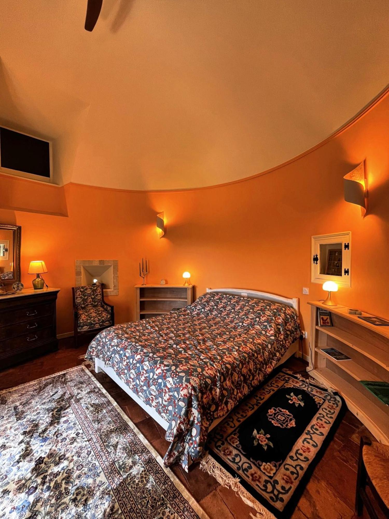 Chateau De Rousson Bed & Breakfast *